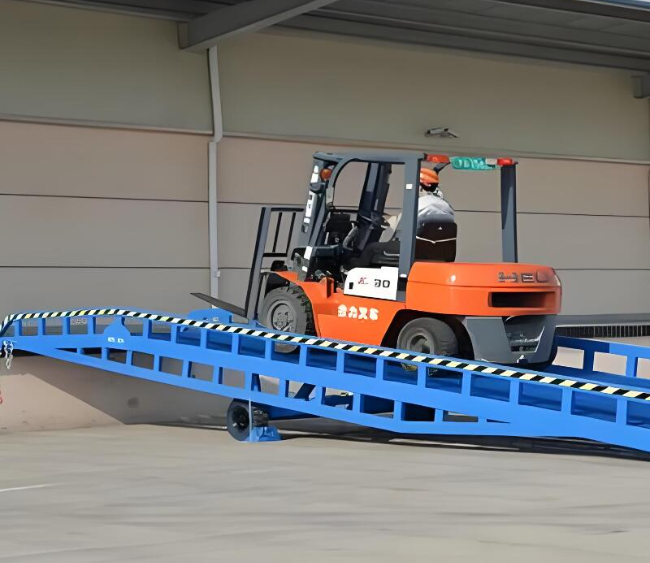 木垒移动式卸货平台（叉车用）